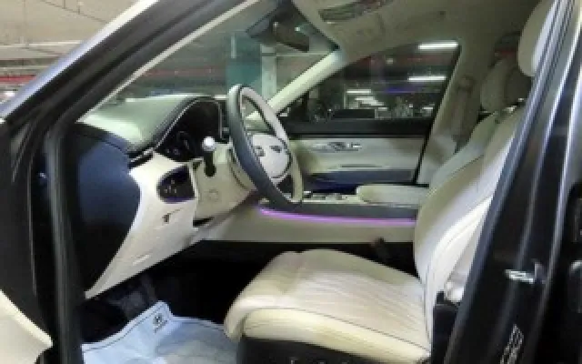 무쏘스포츠 중고차 GV70 2.5T 가솔린 2WD 매물 사진 3 - 2023/08 64,494km